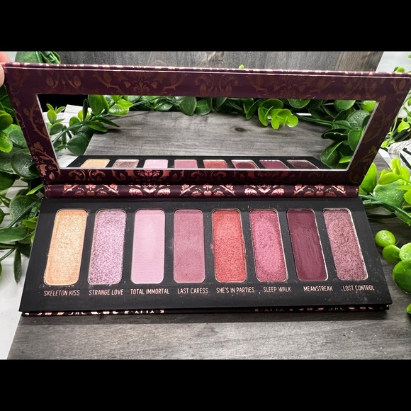 Melt Cosmetics She’s in Parties - Picture 2 of 6